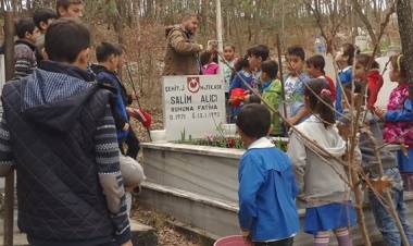 Yukarınarlı Ortaokulu Öğrencilerinden Şehitlerimize Vefa...
