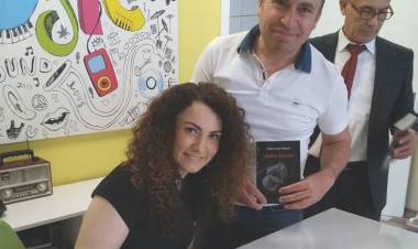 “Kalbim Kafesim” Okuyucularıyla Buluştu