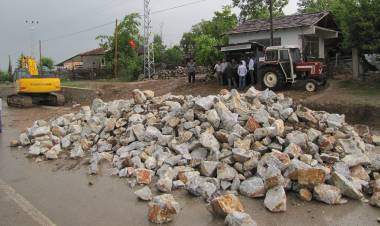 Karayolları ile Yağınözü Arasındaki Yol Tartışması Büyüdü...