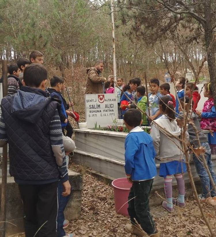 Yukarınarlı Ortaokulu Öğrencilerinden Şehitlerimize Vefa...