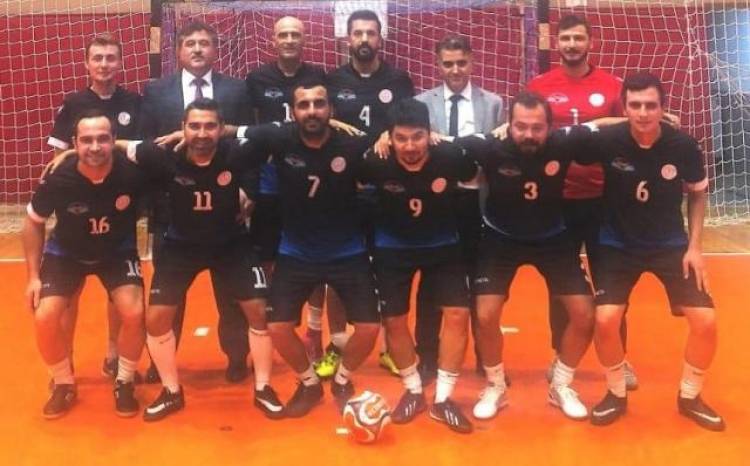 Vezirköprü Futsal Takımı Başarıya Doymuyor