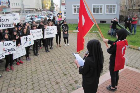 Öğrenciler İstismara Dikkat Çekti