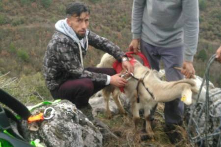 Karanar'da İtfaiye’nin Keçi Kurtarma Çalışması